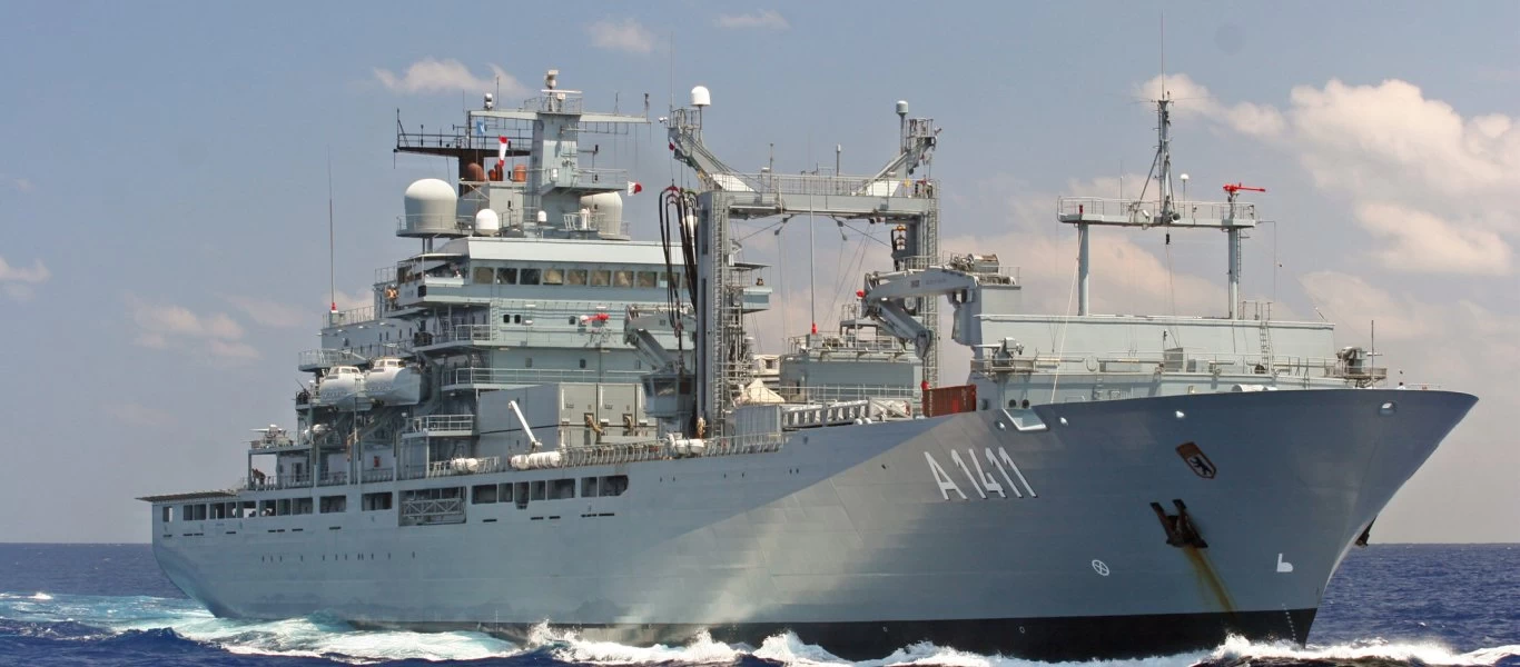 Ύποπτα παιχνίδια Γερμανών και Τούρκων στο Αιγαίο: Γερμανικό πολεμικό μετέφερε στη Λέσβο δεκάδες αλλοδαπούς